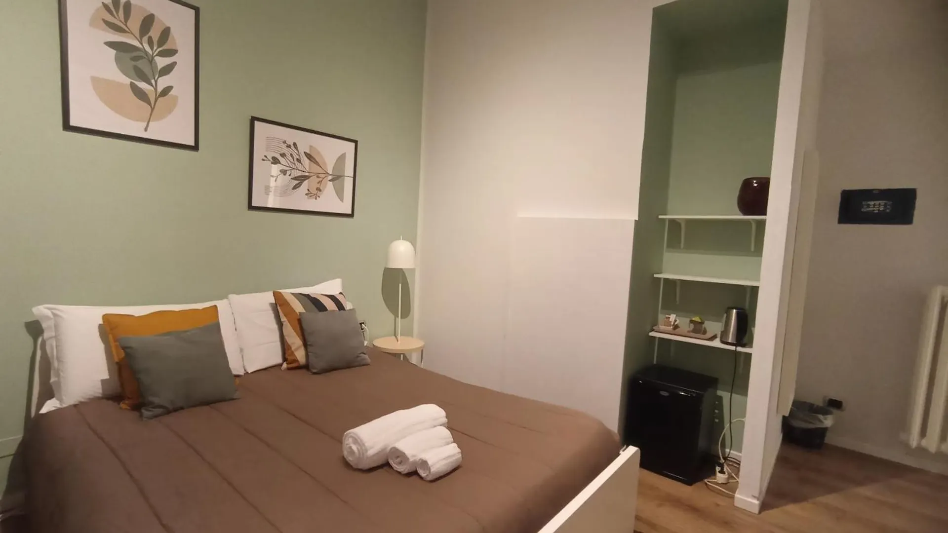 Ad 111 Coladirienzo Rooms - By Ad Roma Rzym