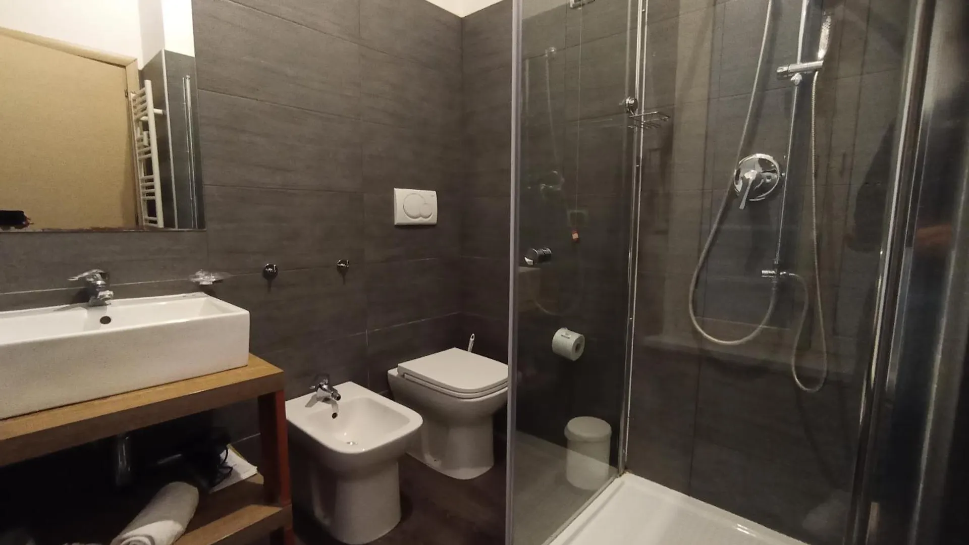 Ad 111 Coladirienzo Rooms - By Ad Roma 0*, Rzym