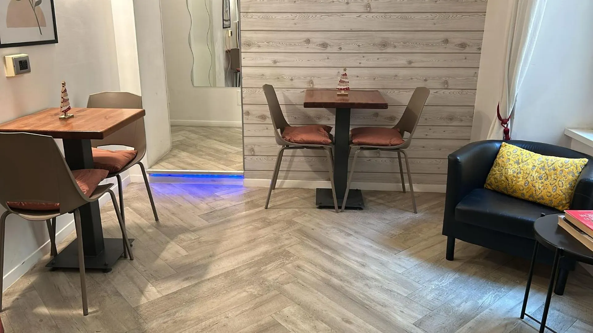 Ad 111 Coladirienzo Rooms - By Ad Roma Włochy