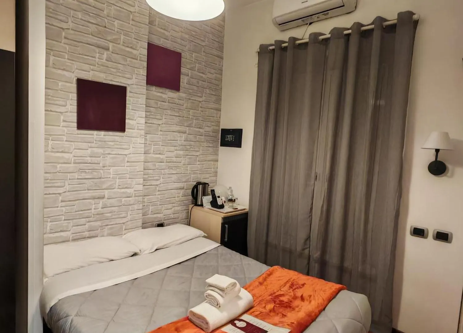 Pensjonat Ad 111 Coladirienzo Rooms - By Ad Roma