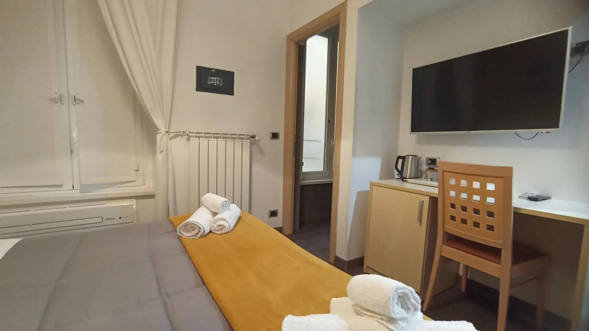 Ad 111 Coladirienzo Rooms - By Ad Roma 0*, Rom Italien